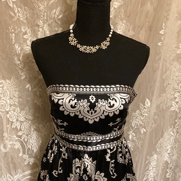 EUC White House Black Market 100% Silk Strapless Women’s Dress Size 0 - Picture 3 of 10